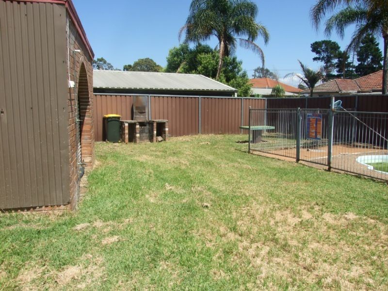 27 Tasman Ave, Lethbridge Park NSW 2770