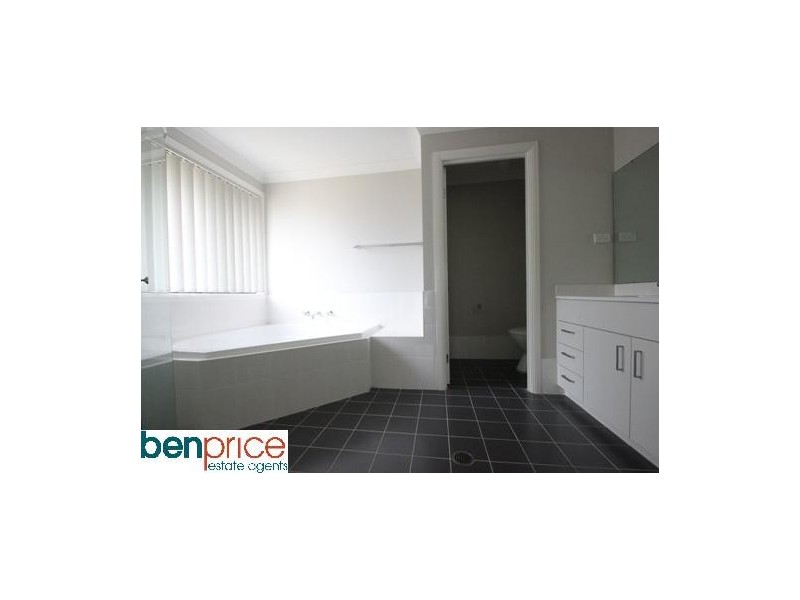 27 Central Park Drive, Claremont Meadows NSW 2747