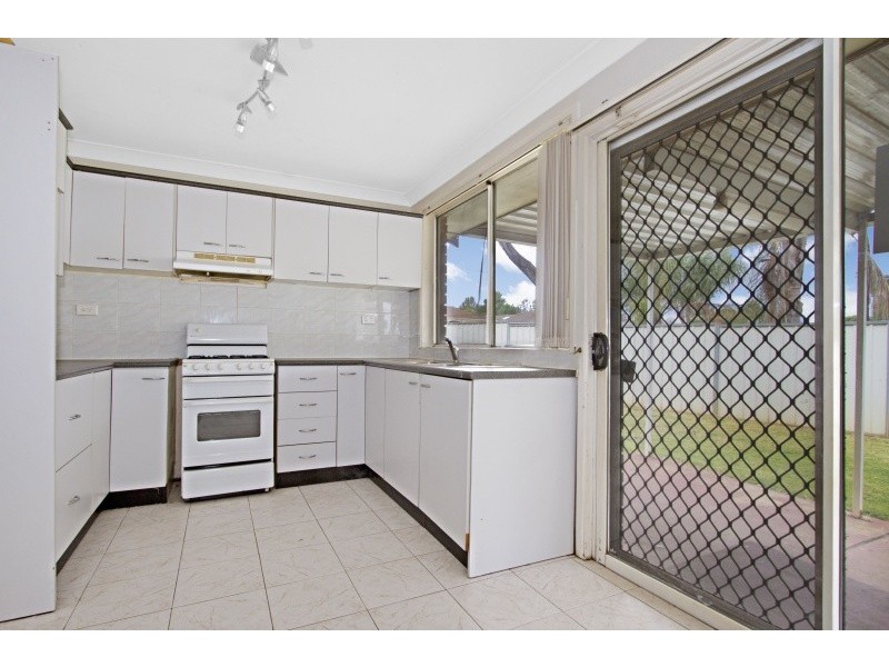 43 Eloura Street, Dharruk NSW 2770