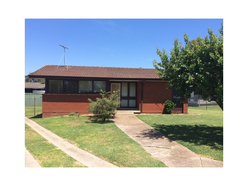 23 Glenrothes Pl, Dharruk NSW 2770