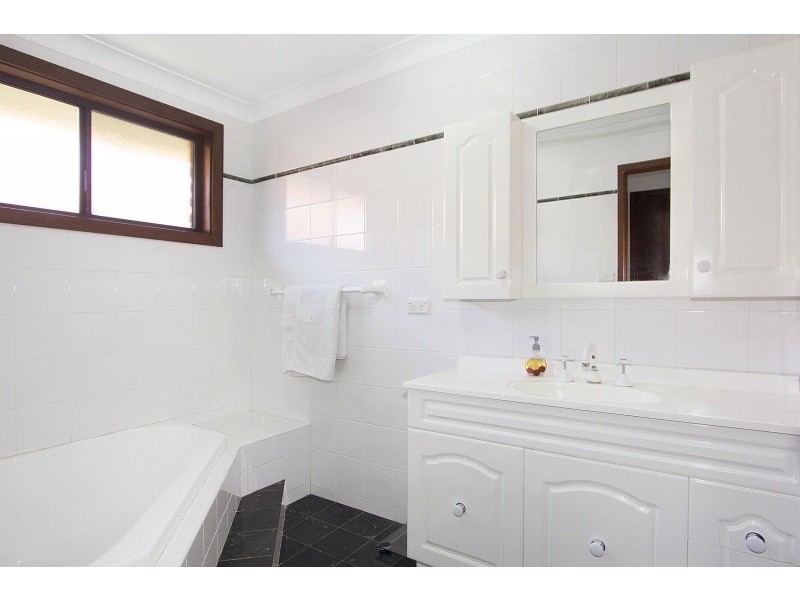 14 Charmer Cres, Minchinbury NSW 2770