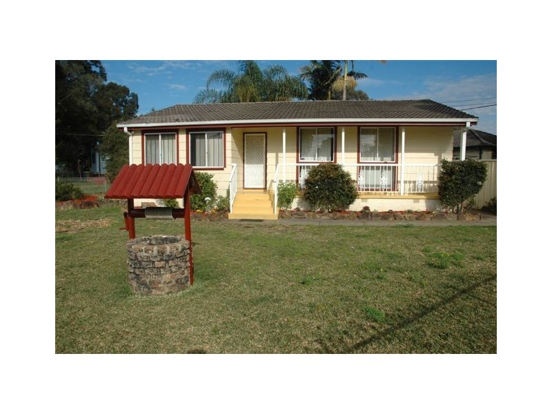 32 Tasman Ave, Lethbridge Park NSW 2770