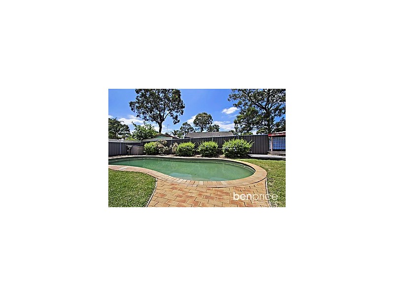 9 Tahiti Ave, Lethbridge Park NSW 2770