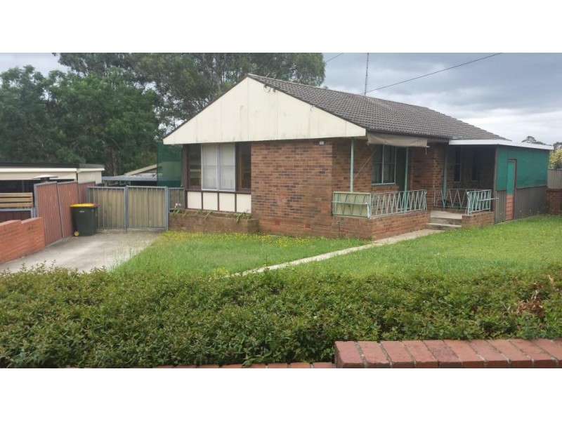 26 Nauru Cres, Lethbridge Park NSW 2770