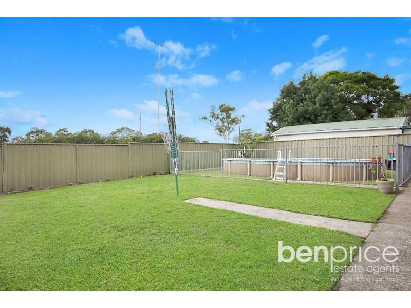 10 Woodland Avenue, Oxley Park NSW 2760