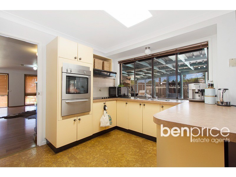 27 Darrell Pl, Oakhurst NSW 2761