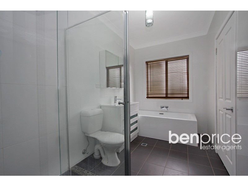 1A Banks Drive, St Clair NSW 2759