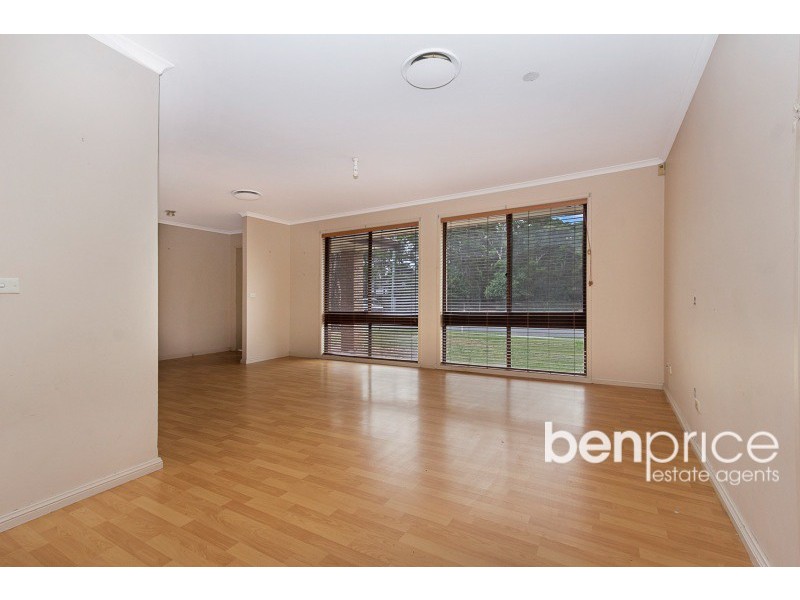 103 Explorers Way, St Clair NSW 2759