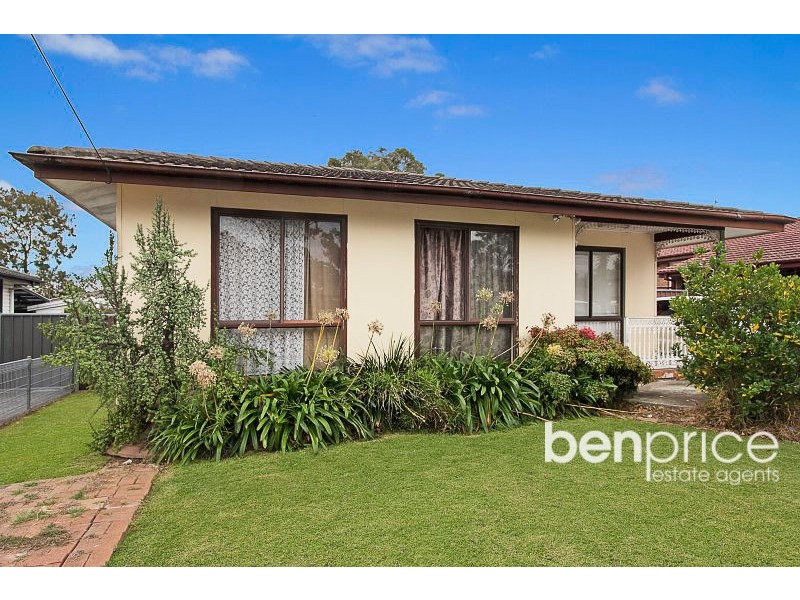 16 Aycliffe Ave, Hebersham NSW 2770