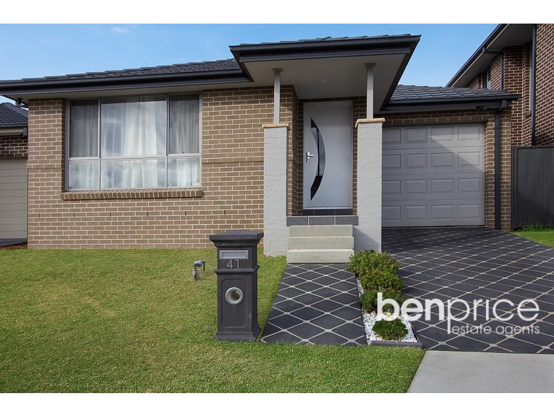 41 Avoca St, Ropes Crossing NSW 2760