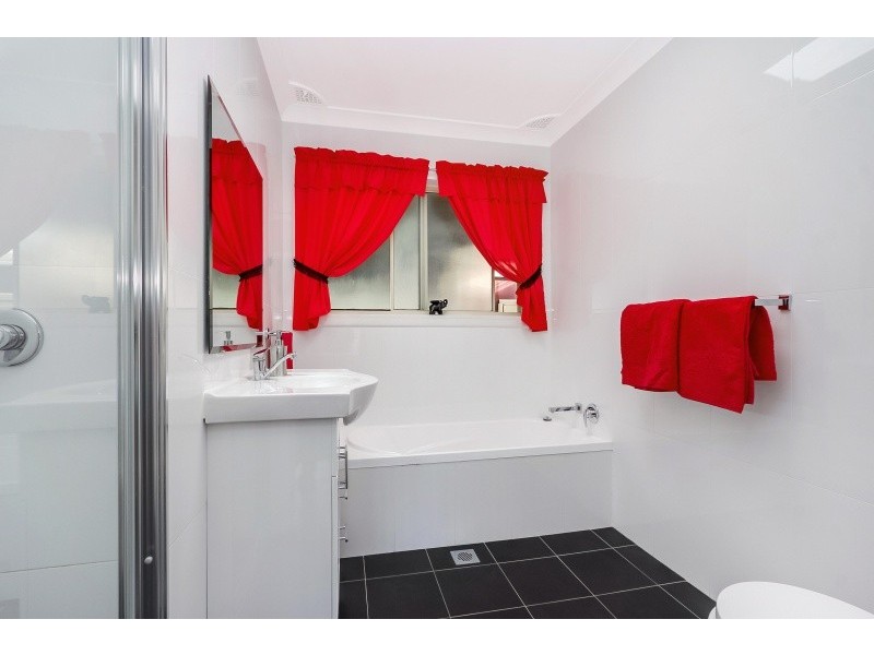 27 Barr Street, Colyton NSW 2760