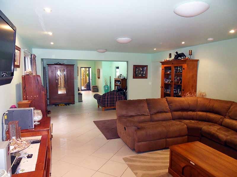 33 Booth Avenue, Tannum Sands QLD 4680