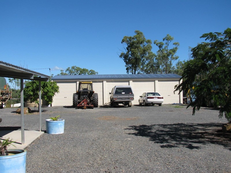 1929 Gladstone-Mt Larcom Road, Mount Larcom QLD 4695