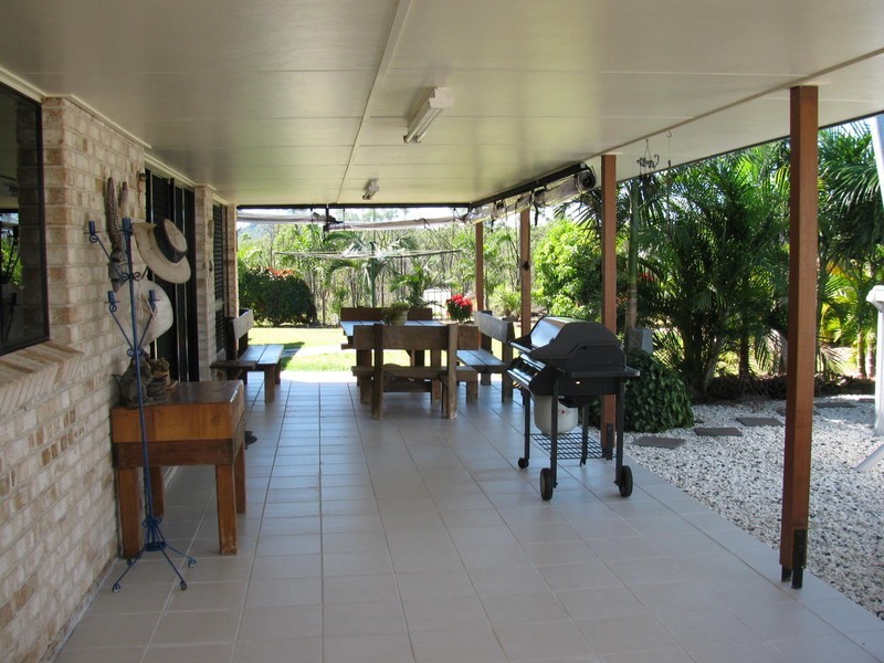 1929 Gladstone-Mt Larcom Road, Mount Larcom QLD 4695