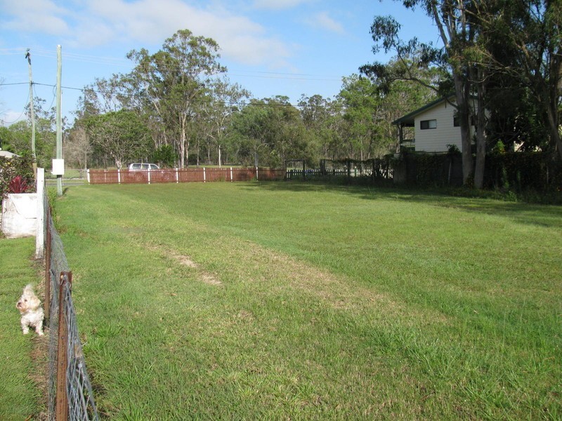 14 Kent Street, Bororen QLD 4678