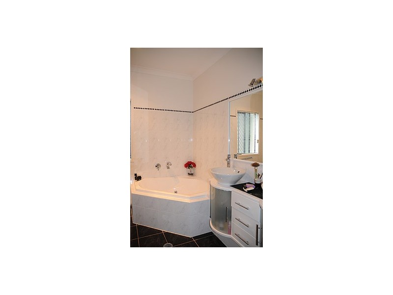 6 Jim Whyte Way, Beecher QLD 4680