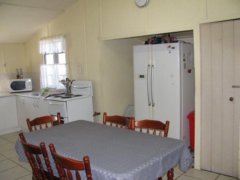 50 Wadeleigh Street, Bororen QLD 4678