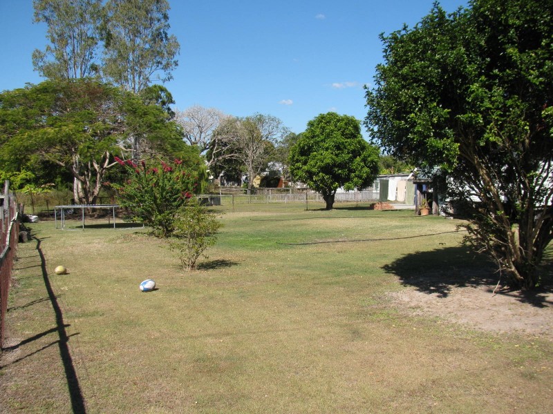 50 Wadeleigh Street, Bororen QLD 4678