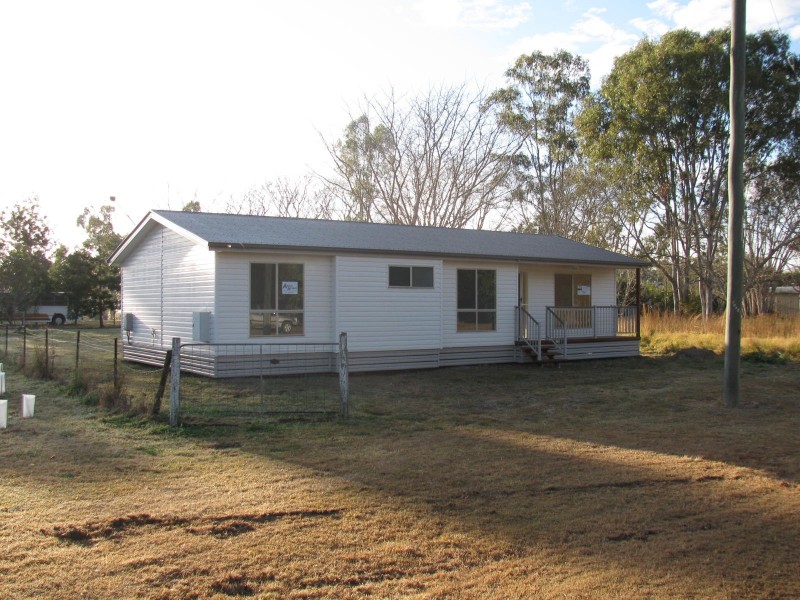 14 Dawes Street, Nagoorin QLD 4680