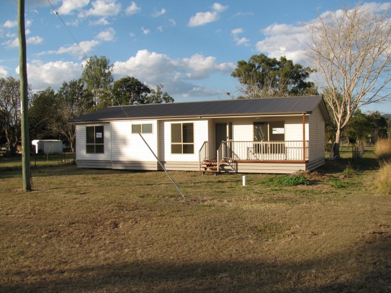 14 Dawes Street, Nagoorin QLD 4680