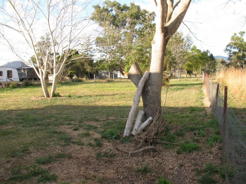 14 Dawes Street, Nagoorin QLD 4680