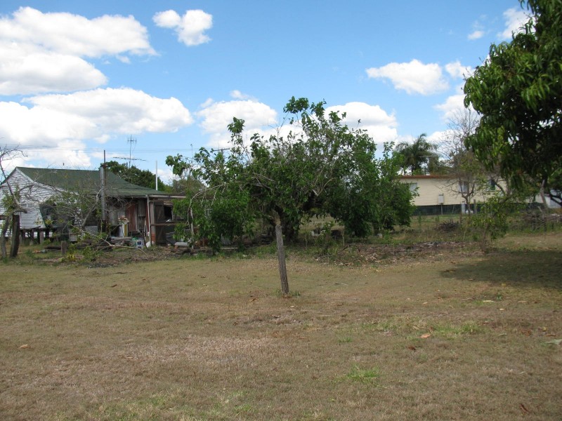 35 Martin Street, Bororen QLD 4678