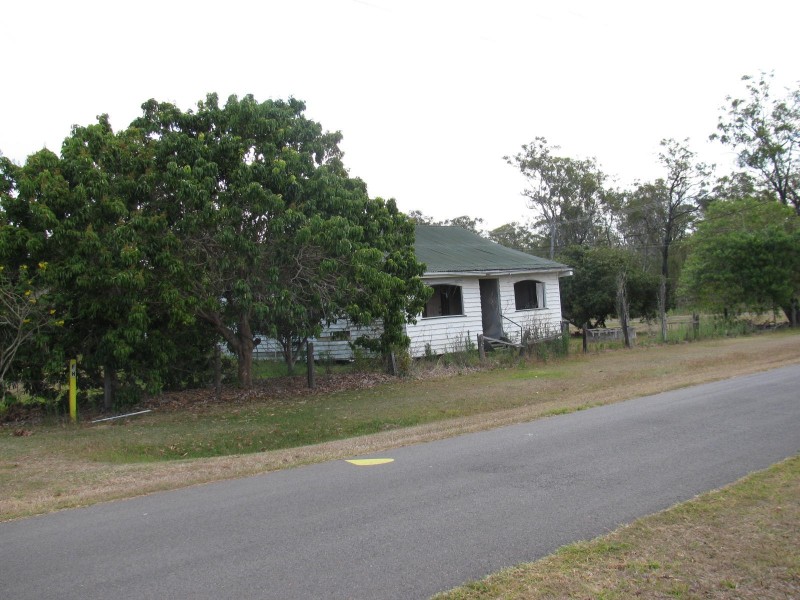 35 Martin Street, Bororen QLD 4678