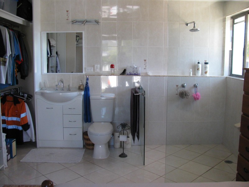 26 Edward Street, Boyne Island QLD 4680