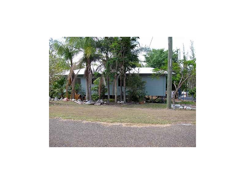 6 Davis Road, Mount Larcom QLD 4695