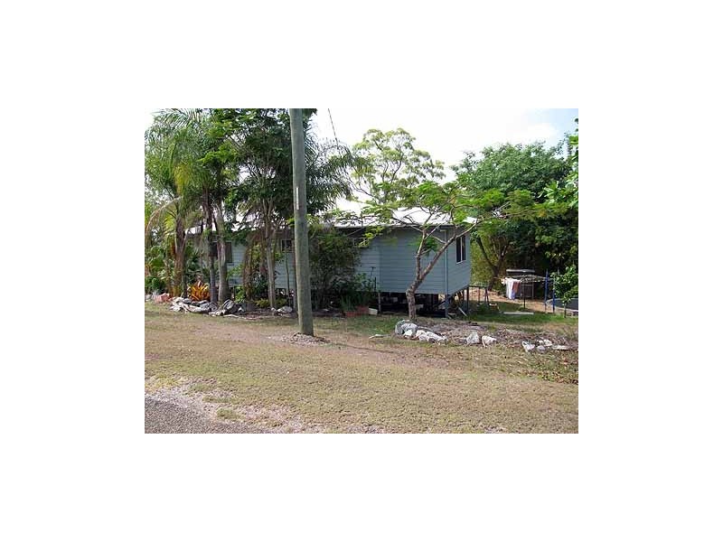 6 Davis Road, Mount Larcom QLD 4695