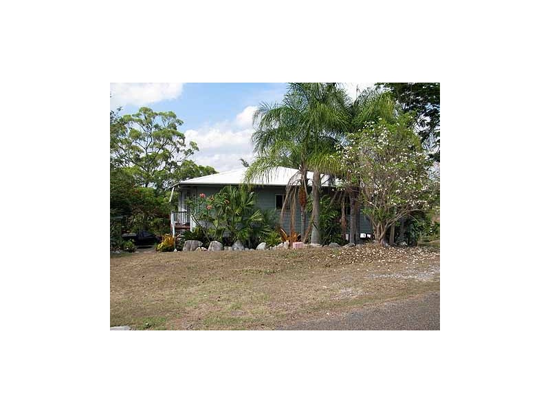 6 Davis Road, Mount Larcom QLD 4695