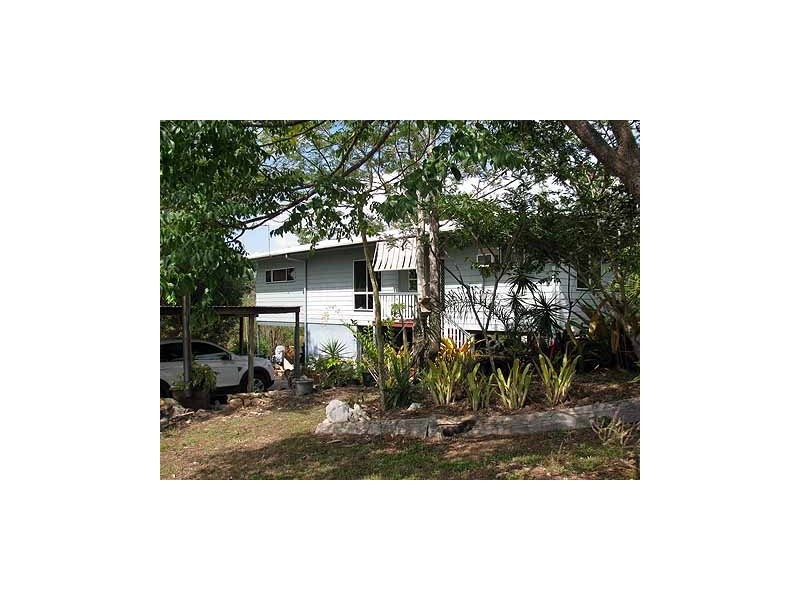 6 Davis Road, Mount Larcom QLD 4695