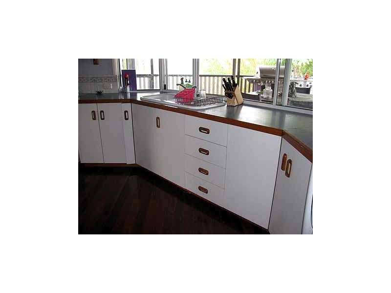 6 Davis Road, Mount Larcom QLD 4695