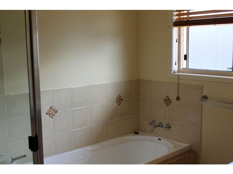 6 Morris Avenue, Calliope QLD 4680