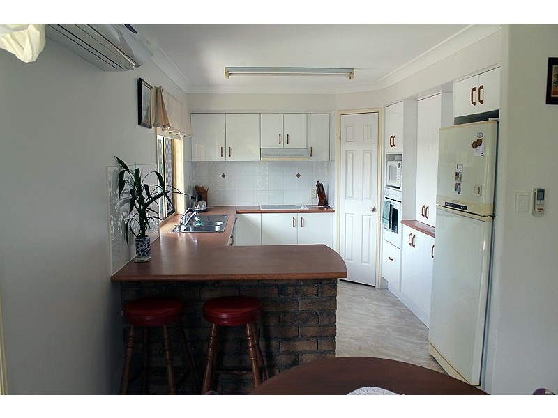 2 Kirrang Place, Boyne Island QLD 4680