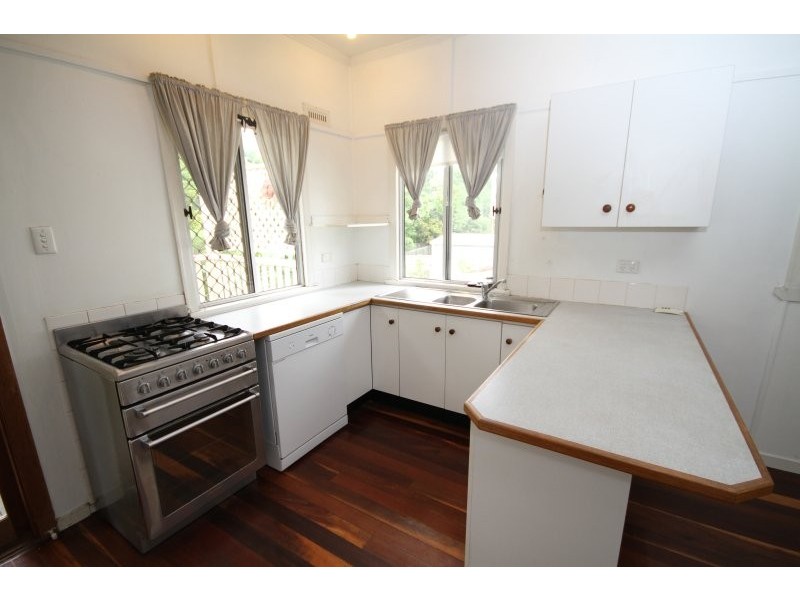 32 Downes Street, Tarragindi QLD 4121