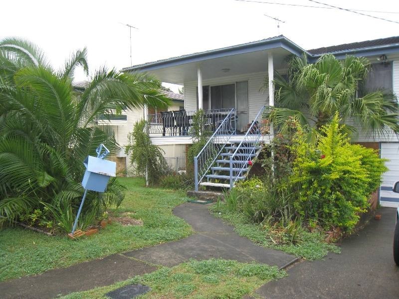 77 Valentia Street, Mansfield QLD 4122