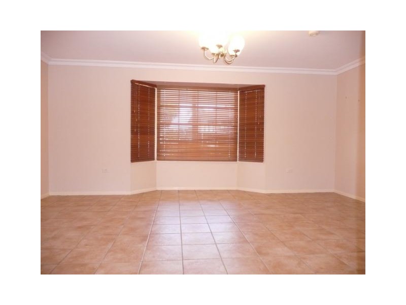 10 Fenimore Street, Wishart QLD 4122