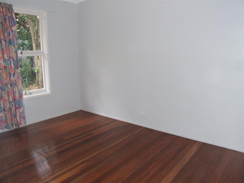 54 Valentia Street, Mansfield QLD 4122