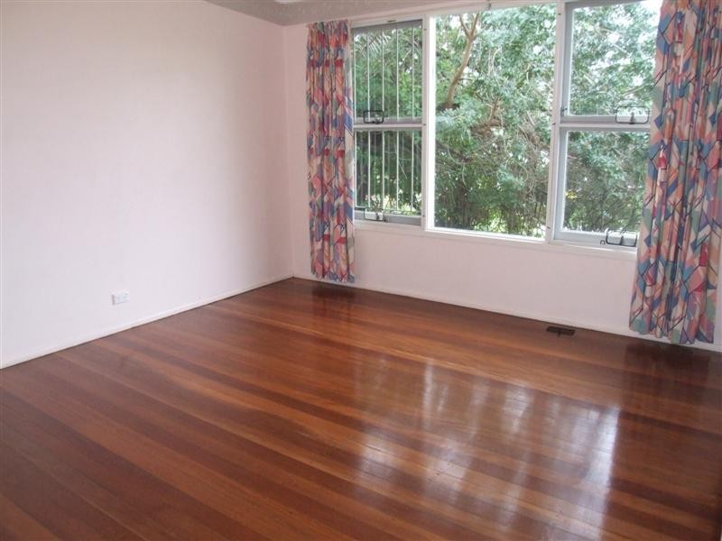 54 Valentia Street, Mansfield QLD 4122