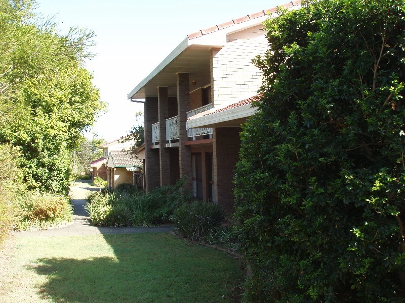 16 Faringdon Street, Robertson QLD 4109