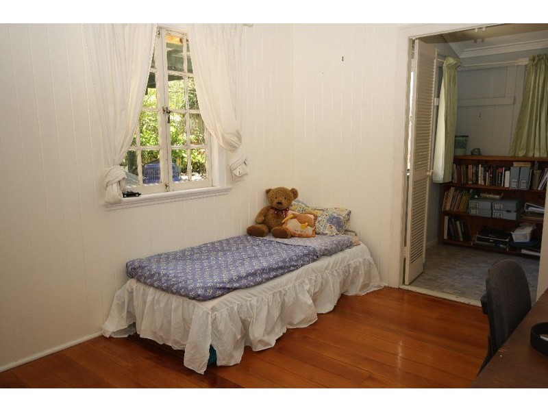 92 Sackville Street, Greenslopes QLD 4120