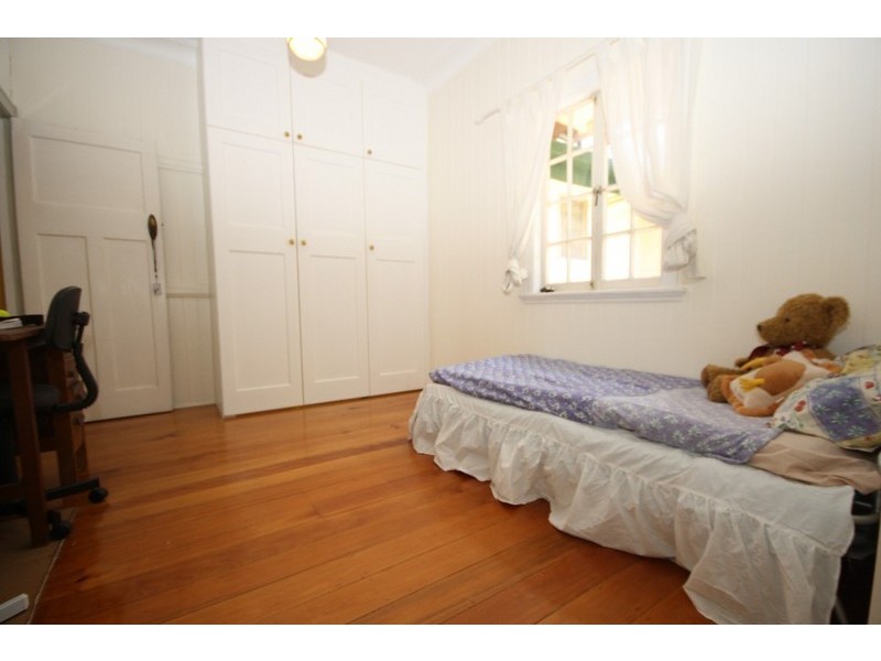 92 Sackville Street, Greenslopes QLD 4120