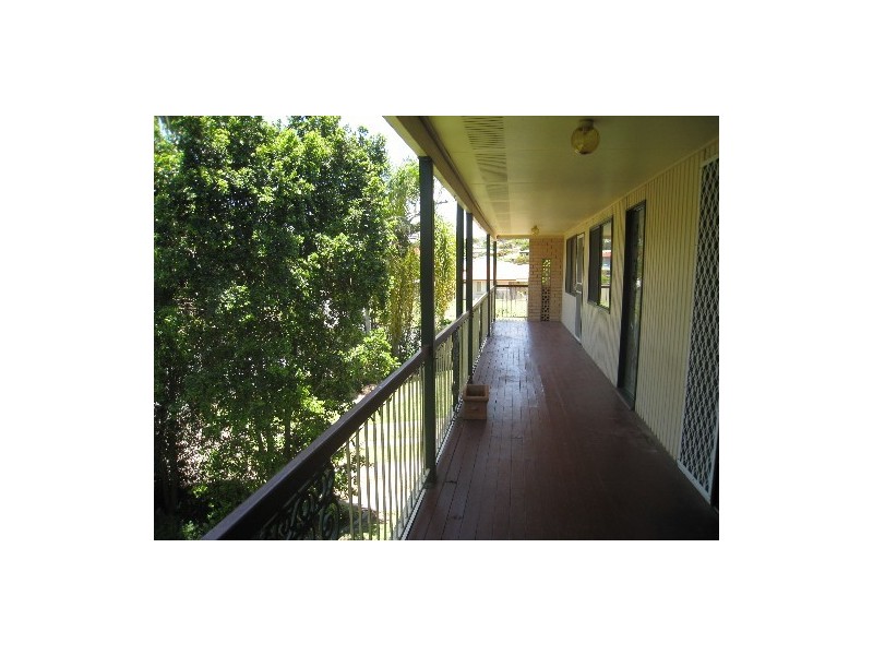 8 Montreal Street, Wishart QLD 4122