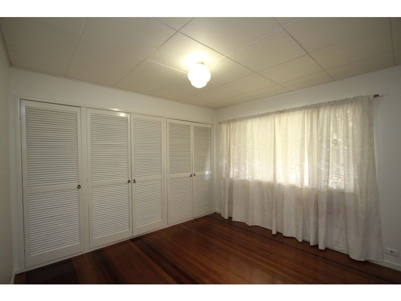 6 Benaud Street, Macgregor QLD 4109