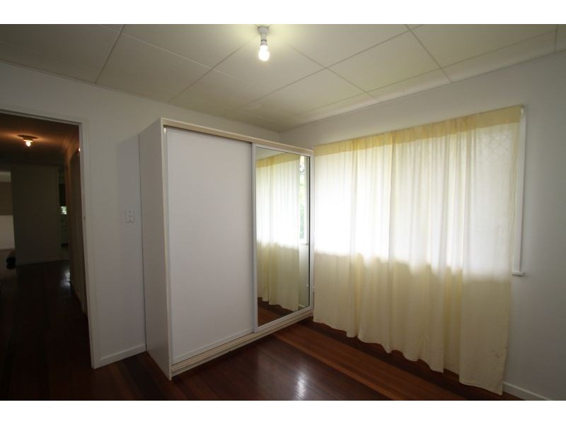 6 Benaud Street, Macgregor QLD 4109