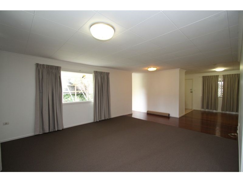 6 Benaud Street, Macgregor QLD 4109