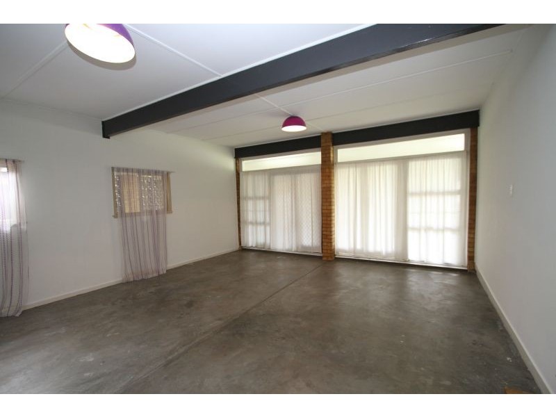 6 Benaud Street, Macgregor QLD 4109