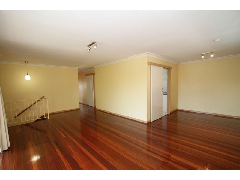 9 Endsleigh Street, Macgregor QLD 4109