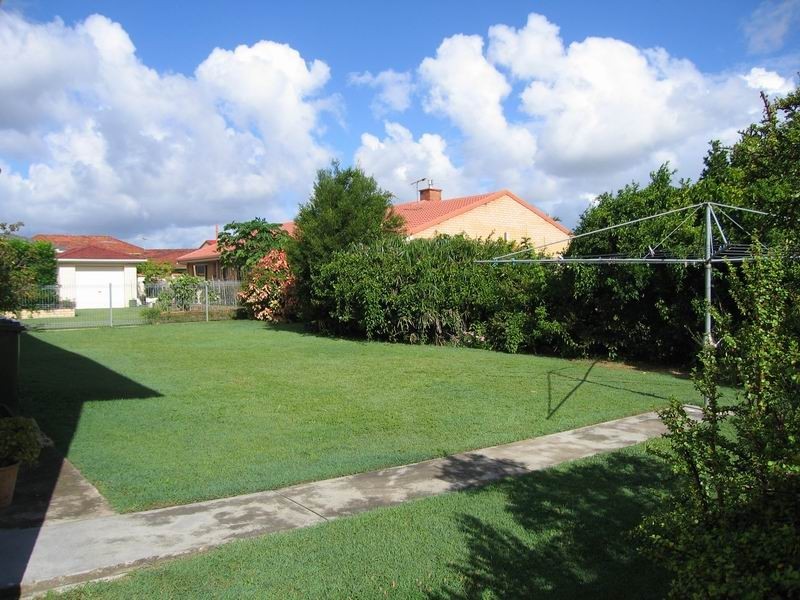 9 Endsleigh Street, Macgregor QLD 4109